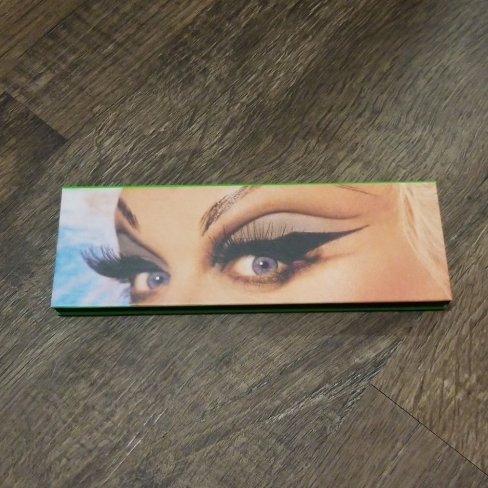 Kat Von D I Am Divine Palette
